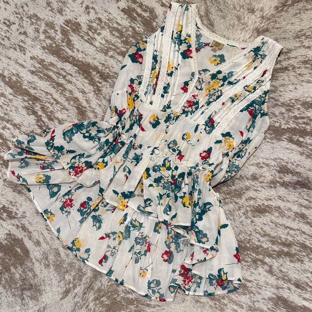 True Craft Floral Sleeveless Top - White, Red, Yellow, Green